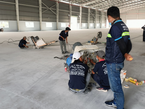 Thi công sàn Epoxy cụm công nghiệp Hoàng Hùng ở Bầu Bàng