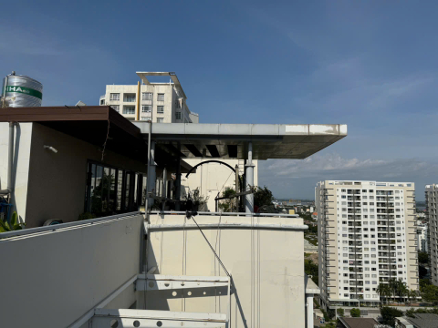 Thi công công tấm Panel mái sân thượng 